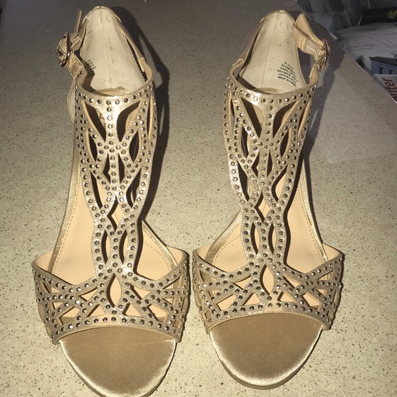 vince camuto jalen wedge